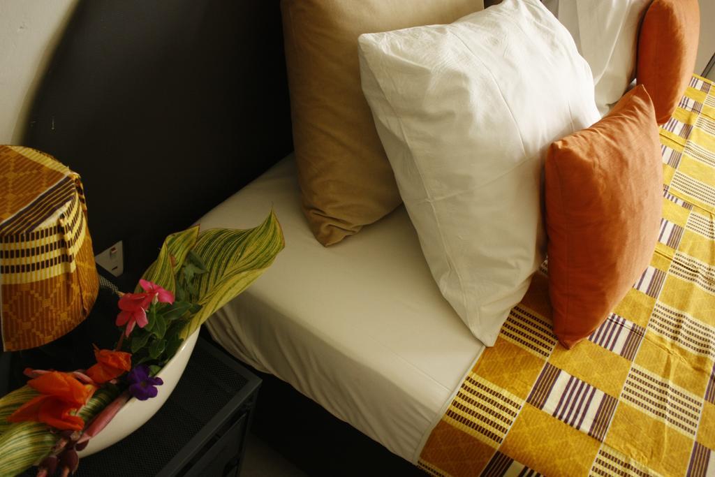 Cheers Guesthouse Botianaw Екстер'єр фото