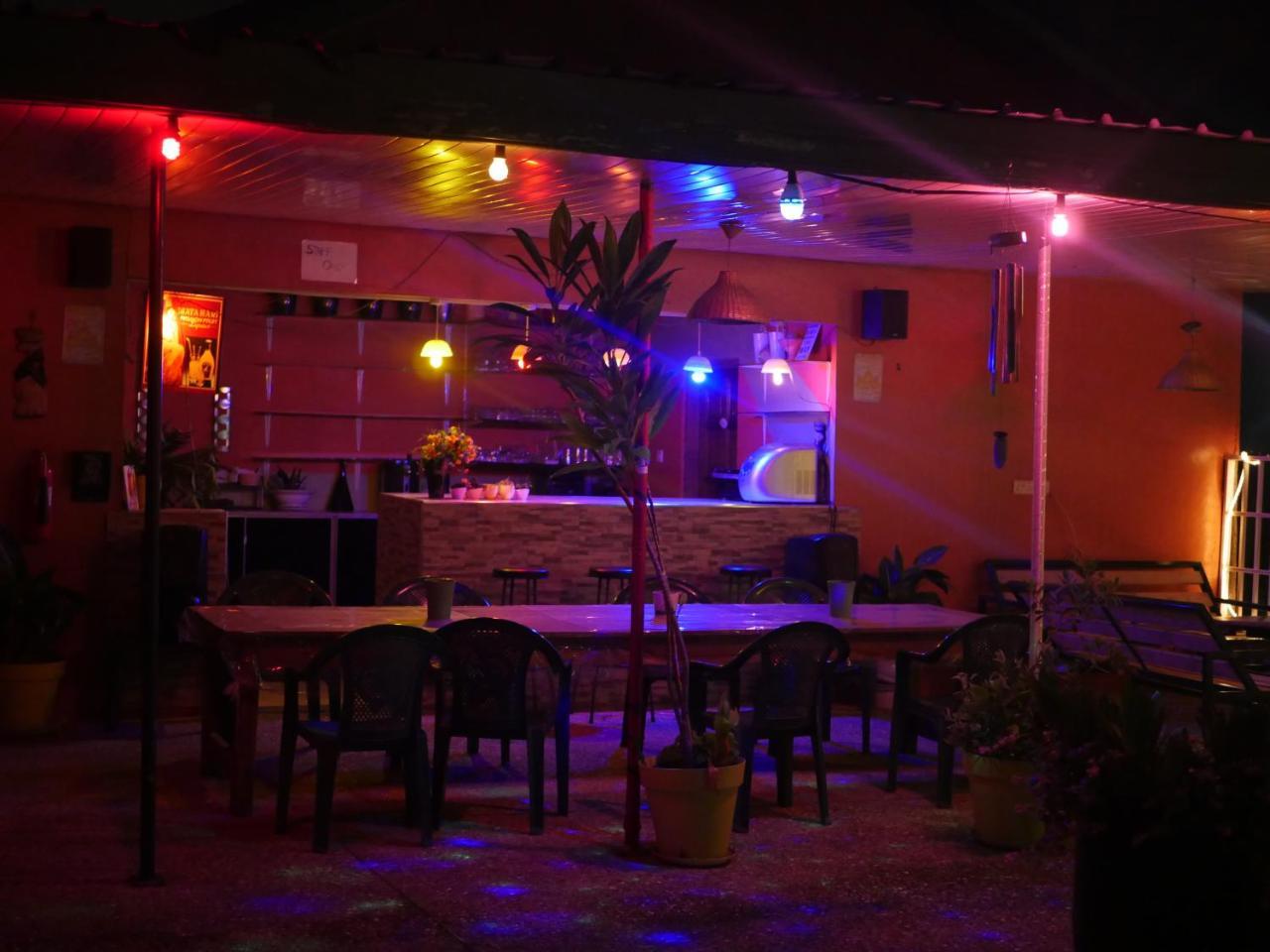 Cheers Guesthouse Botianaw Екстер'єр фото