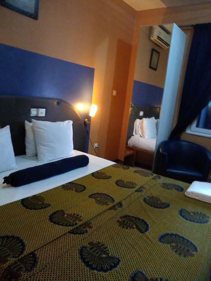 Cheers Guesthouse Botianaw Екстер'єр фото