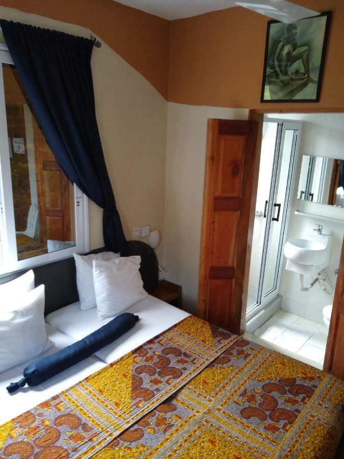 Cheers Guesthouse Botianaw Екстер'єр фото