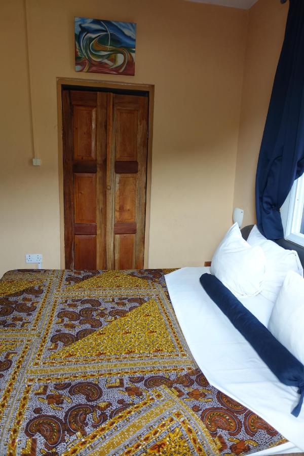 Cheers Guesthouse Botianaw Екстер'єр фото