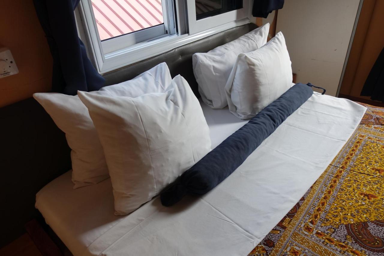 Cheers Guesthouse Botianaw Екстер'єр фото