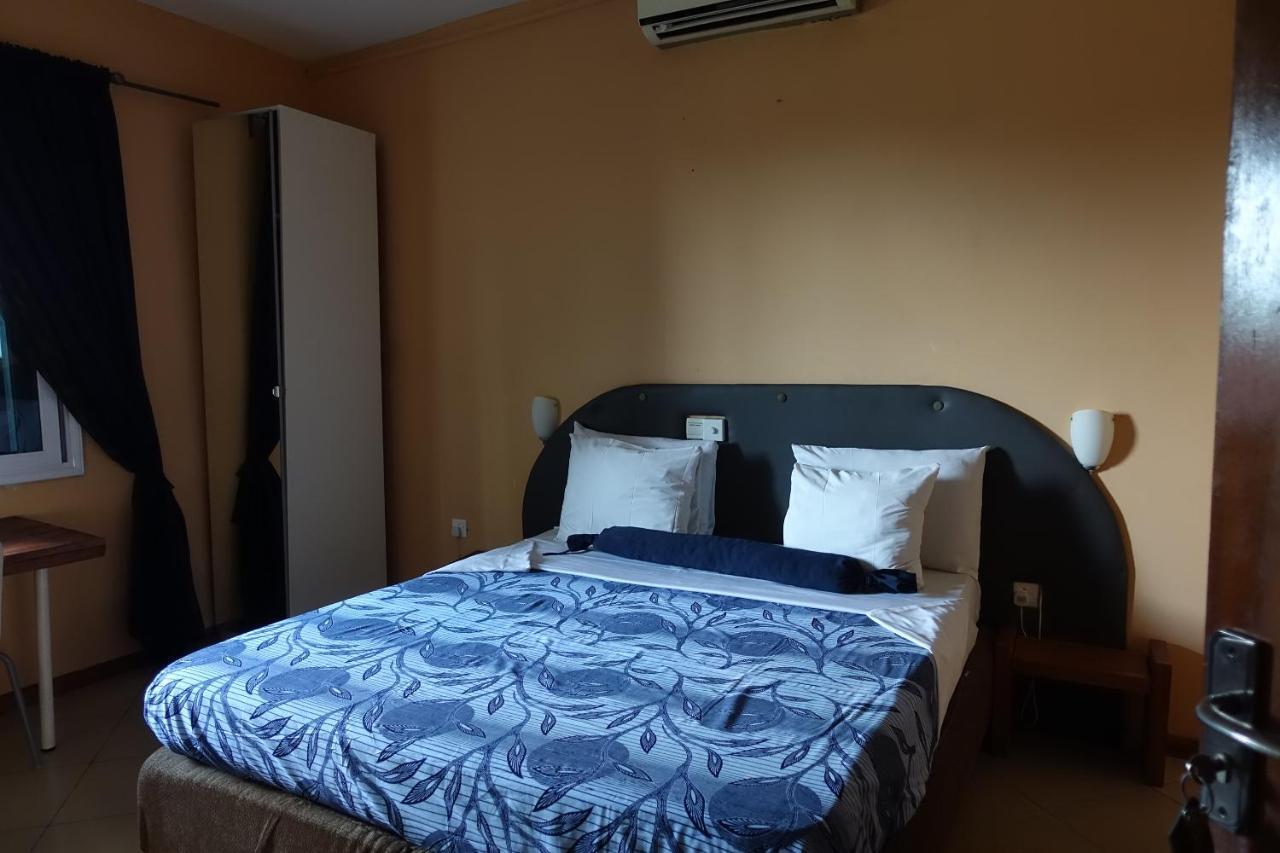 Cheers Guesthouse Botianaw Екстер'єр фото